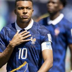 Mbappe'den Messi ve Ronaldo s&ouml;zleri! 'T&uuml;m zamanların en iyisi olarak g&ouml;r&uuml;yorum'