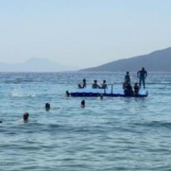 Okullar kapandı, Bodrum sahilleri doldu