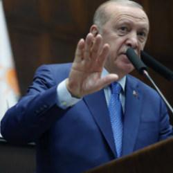 Orkestra şefinin baton&rsquo;u sallama şeklinden kendine pozisyon &uuml;retenler ayazda kalır