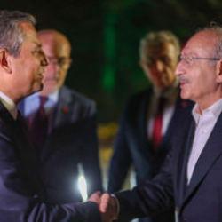 &Ouml;zg&uuml;r &Ouml;zel grup toplantısında seslendi: Kılı&ccedil;daroğlu'na tarihi &ccedil;ağrıda bulunuyorum!