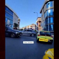 İstanbul trafiğinde &uuml;&ccedil; kadın s&uuml;r&uuml;c&uuml;n&uuml;n yol vermeme inatlaşması trafiği kilitledi...