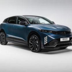Renault'dan elektrikli otomobilde yeni hamle: Megane E-Tech 500 kilometre menzile ulaştı