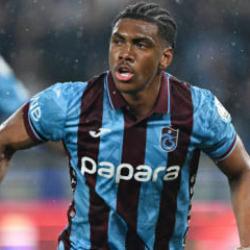 Trabzonspor'da ayrılık! Dudak u&ccedil;uklatan rakama gidiyor