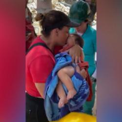 Venezuela'da mucize: 60 saat sonra enkazdan sağ &ccedil;ıkarıldı