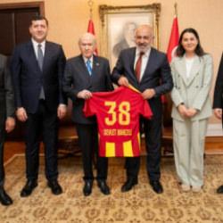 1. Lig ekibinden Devlet Bah&ccedil;eli'ye ziyaret