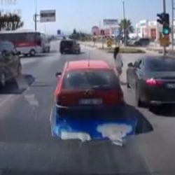 Antalya'da emniyet şeridinden gelip gen&ccedil; kıza &ccedil;arptı, o anlar ara&ccedil; kamerasında