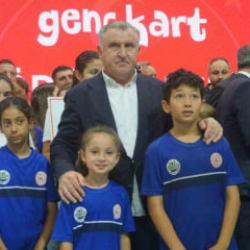 Bakan Bak: Spor, K&ouml;t&uuml; Alışkanlıklara Karşı En G&uuml;&ccedil;l&uuml; Kalkan