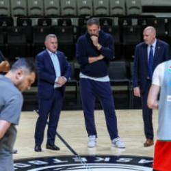 Bakan Bak, A Milli Basketbol Takımı'nın antrenmanını takip etti