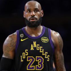 Bir d&ouml;nem sona erdi! LeBron James takımdan ayrıldı