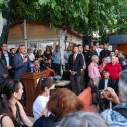 Aleviler ikiye b&ouml;l&uuml;nd&uuml;: Bir y&ouml;netici istifa etti