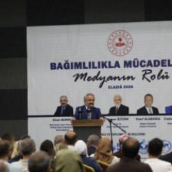 Elazığ'daki panelde &ccedil;ağın vebası bağımlılığa karşı medya uyarısı