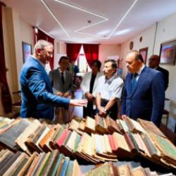 Emin Şefik &Ouml;zengicioğlu'nun tarihi koleksiyonu T&Uuml;YEK'e bağışlandı