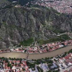 En eskisi 1800 yıllık! Amasya&rsquo;nın taş gerdanlıkları asırlara meydan okuyor