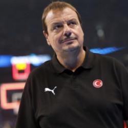 Ergin Ataman tarihe ge&ccedil;iyor! Milli Takımda 'dalya' diyecek