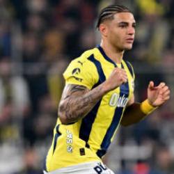 Fenerbah&ccedil;e a&ccedil;ıkladı! Diego Carlos kampa katılıyor