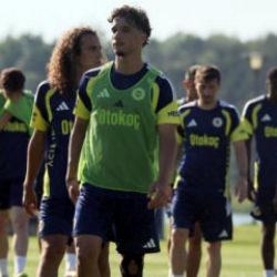 Fenerbah&ccedil;e g&uuml;n&uuml; &ccedil;ift antrenmanla tamamladı