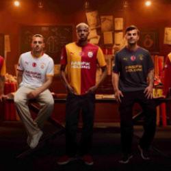 Galatasaray yeni sezon formalarını tanıttı