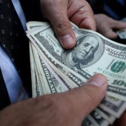 Hepsi dolara sırtını d&ouml;nd&uuml;! Trilyon dolarlık devlerin tercihi değişti: Tarihte bir ilk