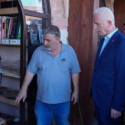 İstanbul Valisi Davut G&uuml;l'den sağanak sonrası esnafa ziyaret: 'Zararı karşılayacağız'