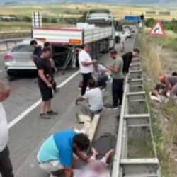 Karab&uuml;k'te feci kaza! &Ouml;l&uuml; ve &ccedil;ok yaralı var