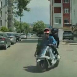 Kartal'da feci kaza: Motosiklet ile otomobil kafa kafaya &ccedil;arpıştı
