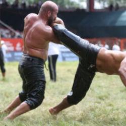 Kırkpınar'da başpehlivan kim olacak? İşte &ccedil;eyrek finale y&uuml;kselenler