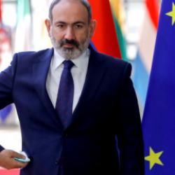 Komşu &uuml;lkede i&ccedil; savaş sesleri! Başbakanı devirmek i&ccedil;in harekete ge&ccedil;tiler! "Savaşacağız"