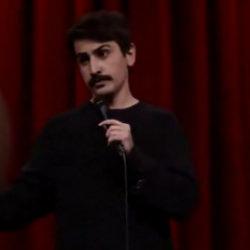 Stand-up g&ouml;sterisinde Kur&rsquo;an-ı Kerim ile dalga ge&ccedil;en G&ouml;ktaş hakkında soruşturma başlatıldı