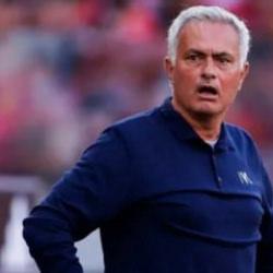Real Madrid'de Mourinho'ya sağ bek hediyesi! 4 yıllık imza attı