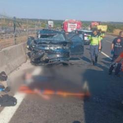 Silivri'de TEM Otoyolu'nda &uuml;&ccedil; aracın karıştığı zincirleme kaza: 5 yaralı