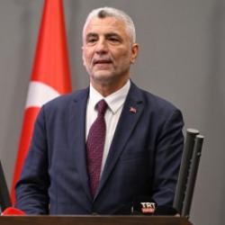 Ticaret Bakanı Bolat, Lahey'de Hollandalı mevkidaşıyla bir araya geldi