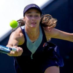 Zeynep S&ouml;nmez Wimbledon'da ABD'li rakibini devirerek 2. tura y&uuml;kseldi