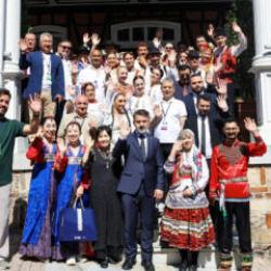 Altın Karag&ouml;z ekiplerinden Başkan Vekili Biba'ya ziyaret