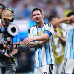 Zaferin ardından g&ouml;zyaşlarına boğulmuştu! Messi ağlamasının sebebini a&ccedil;ıkladı