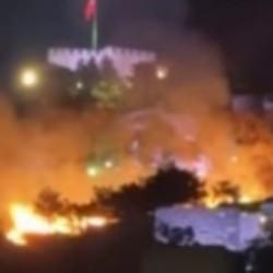 Ankara Kalesi yakınında korkutan yangın!