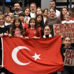 Avrupa Şampiyonu olan milli sporcuya memleketinde karşılama!