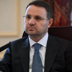 Bakan G&uuml;rlek'in eşine y&ouml;nelik eylem hazırlığı yapan 2 kişi tutuklandı