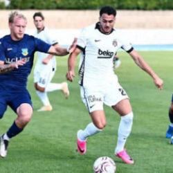 Beşiktaş, 1.5 saatte peş peşe 2 ma&ccedil;a &ccedil;ıkacak!
