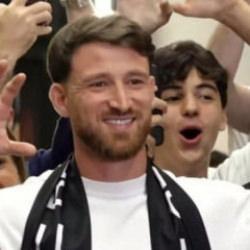 Beşiktaş'ın yeni transferi Salih &Ouml;zcan, İstanbul'da