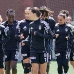 Beşiktaş'ta 10 futbolcuyla yollar ayrıldı!