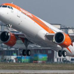 B&uuml;y&uuml;k havayolu şirketi satılıyor! Teklif sonrası hisseler u&ccedil;tu