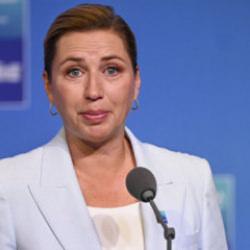Tarihi NATO zirvesinde Trump'a rest &ccedil;ekti: Satılık değil
