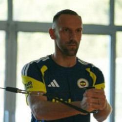 F.Bah&ccedil;e'ye beklenen haber geldi! İşte Muriqi'in sahalara d&ouml;neceği ma&ccedil;
