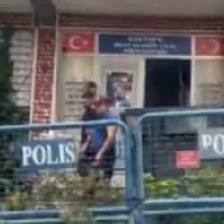 Film gibi ka&ccedil;ış! Polisi g&ouml;r&uuml;nce 4 metreden atladı