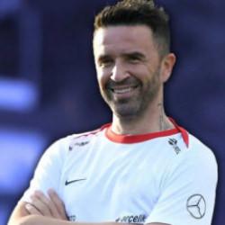 G&ouml;khan G&ouml;n&uuml;l'den s&uuml;rpriz karar! S&uuml;per Lig ekibine yardımcı antren&ouml;r oldu