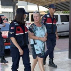Haşema giyen 13 yaşındaki &ccedil;ocuğa havuz engeli iddiası: Site y&ouml;neticisi hakkında gelişme