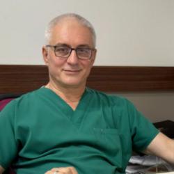'Kulağımda hareket ediyor' diyerek doktor gitti! Canlı canlı &ccedil;ıkartıldı 