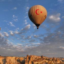 Kapadokya&rsquo;da balon u&ccedil;uşları genişliyor: Yeni vadiler turizme a&ccedil;ılıyor