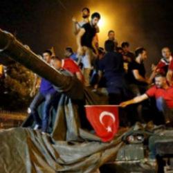 Milli irade: Marmaris&rsquo;ten İstanbul&rsquo;a K&ouml;pr&uuml;den K&uuml;lliye&rsquo;ye uzanan m&uuml;cadelenin ikinci g&uuml;n&uuml;