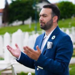 M&uuml;zisyen Burak Saygılı, Srebrenitsa Soykırımı anısına Boşnak&ccedil;a şarkı hazırladı